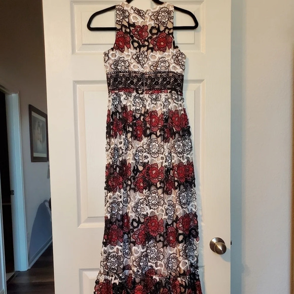 Ml Monique Lhuillier Gown - Picture 10 of 13